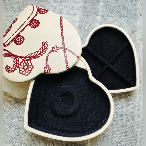 Authentic Pandora Heart Shaped Pink Leather Jewelry Box - Picture 5 of 11